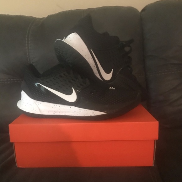 nike kyrie low 2 oreo